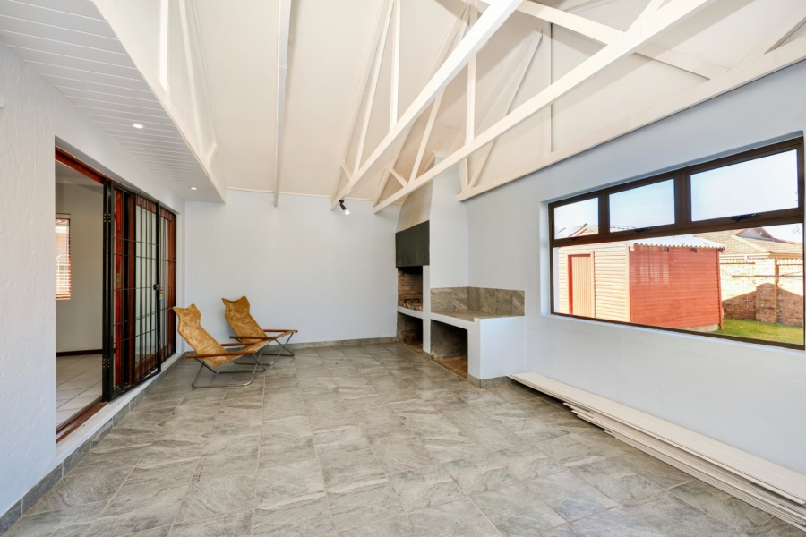 4 Bedroom Property for Sale in Heather Park Western Cape